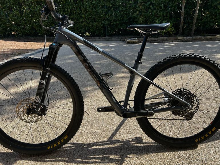 Used Trek Trek Procaliber 9,7 2020 Mountainbike, Light Gray — image 2 of 6