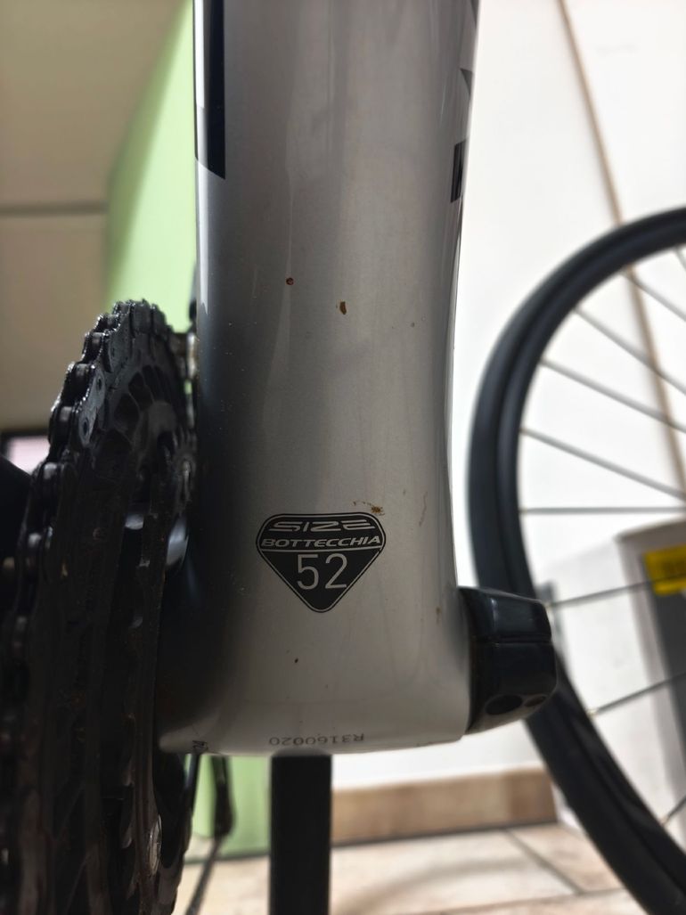 Used Bottecchia 8Avio Evo Shimano 105 Di2 2024 Road & Gravel, Light Gray — image 6 of 12