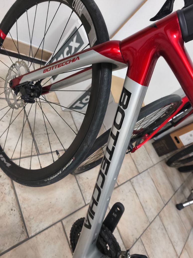 Used Bottecchia 8Avio Evo Shimano 105 Di2 2024 Road & Gravel, Light Gray — image 9 of 12
