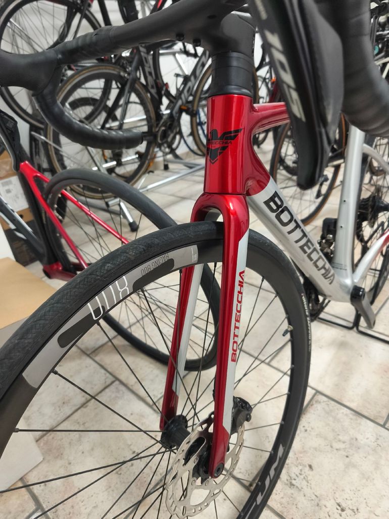 Used Bottecchia 8Avio Evo Shimano 105 Di2 2024 Road & Gravel, Light Gray — image 10 of 12