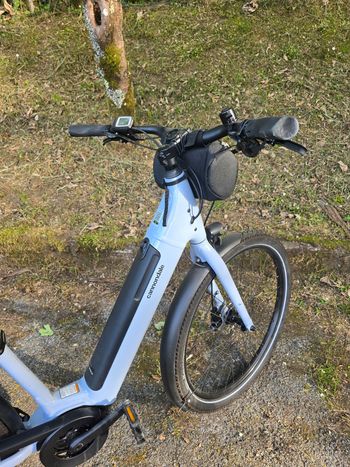 Used Cannondale Adventure Neo 3.1 EQ 2024 2024 Urban, Blau — image 4 of 9