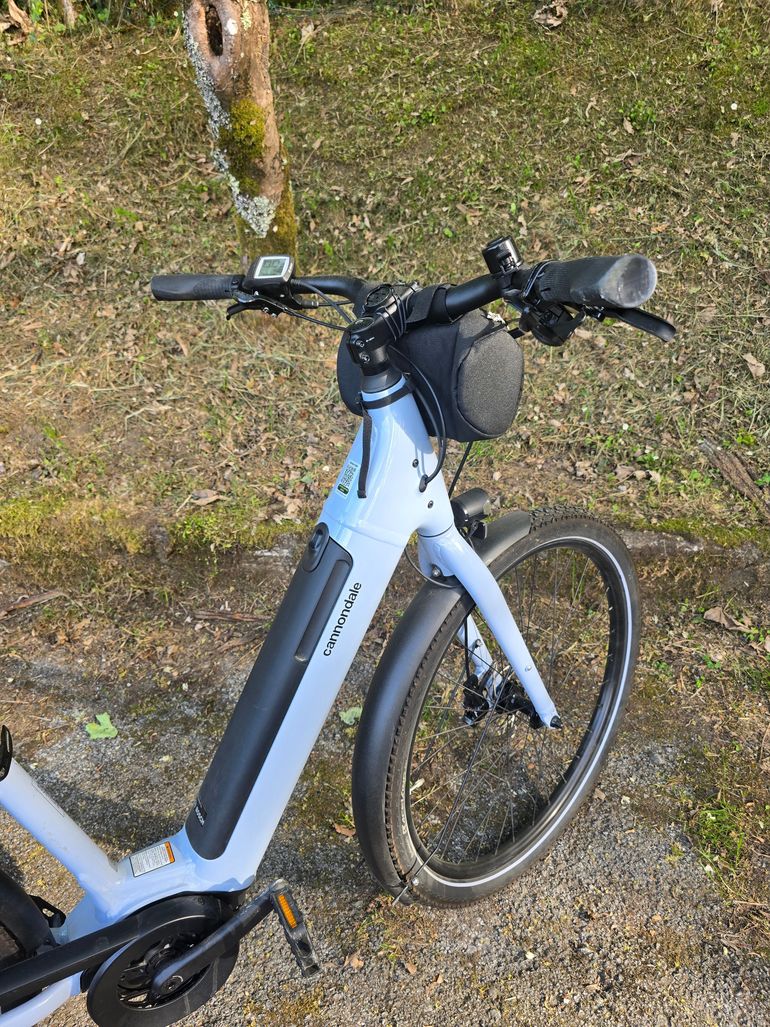 Used Cannondale Adventure Neo 3.1 EQ 2024 2024 Urban, Blau — image 4 of 9