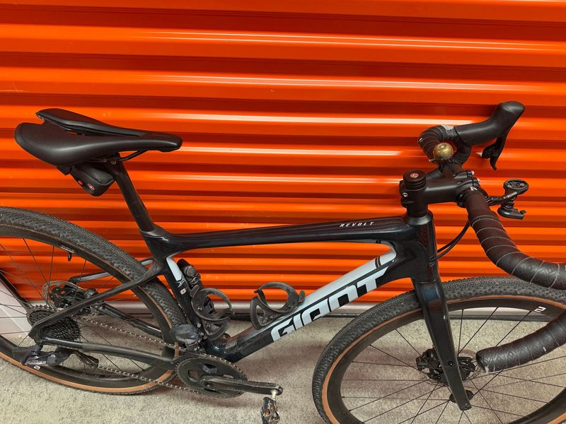 Used Giant Revolt, Advanced Pro 0 2021 2021 Road & Gravel