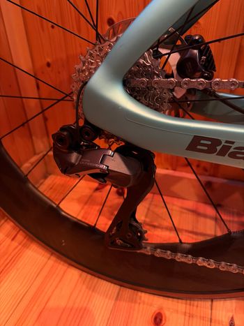 Used Bianchi Oltre PRO SHIMANO ULTEGRA DI2 2025 2025 Road & Gravel, Blue — image 4 of 5
