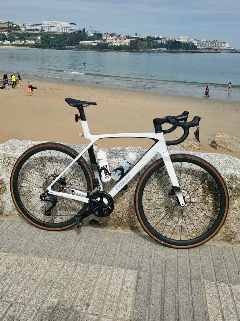 Tweedehands Trek Madone SL 6 Gen 8 2025 2025 Road & Gravel — afbeelding 2 van 5