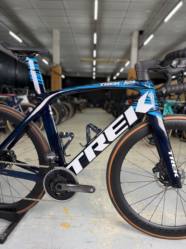 Used Trek Madone SLR 7 eTap 2021 2021 Road & Gravel, Blue — image 11 of 22