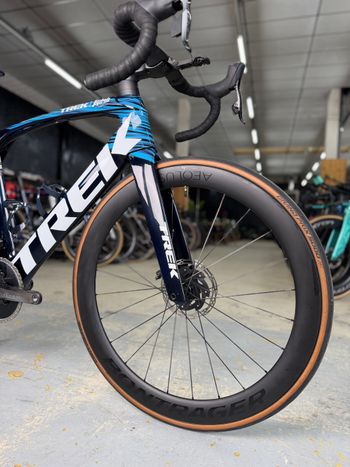 Used Trek Madone SLR 7 eTap 2021 2021 Road & Gravel, Blue — image 3 of 22