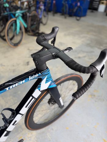Used Trek Madone SLR 7 eTap 2021 2021 Road & Gravel, Blue — image 4 of 22