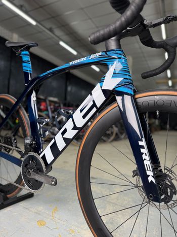 Used Trek Madone SLR 7 eTap 2021 2021 Road & Gravel, Blue — image 6 of 22
