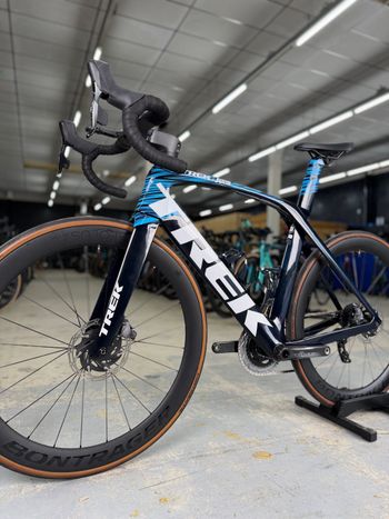 Used Trek Madone SLR 7 eTap 2021 2021 Road & Gravel, Blue — image 13 of 22