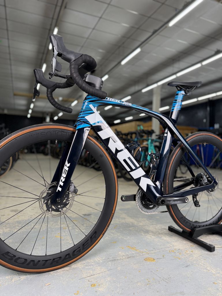 Used Trek Madone SLR 7 eTap 2021 2021 Road & Gravel, Blue — image 13 of 22