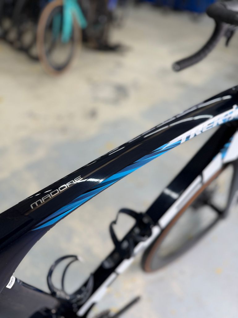 Used Trek Madone SLR 7 eTap 2021 2021 Road & Gravel, Blue — image 15 of 22