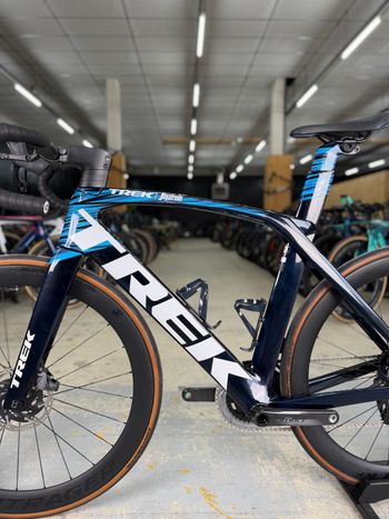 Used Trek Madone SLR 7 eTap 2021 2021 Road & Gravel, Blue — image 21 of 22