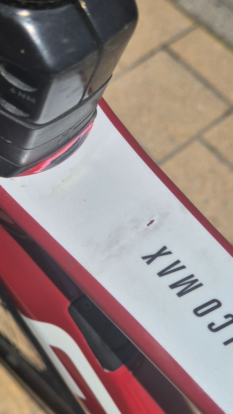 Used Focus IZALCO MAX DISC 9.6 2021 2021 Road & Gravel, Red — image 4 of 6