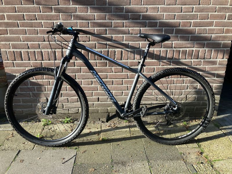 Gebrauchtes Merida BIG.NINE 60 2021 2021 Mountainbike, Hellgrau, 29 — Bild 1 von 14