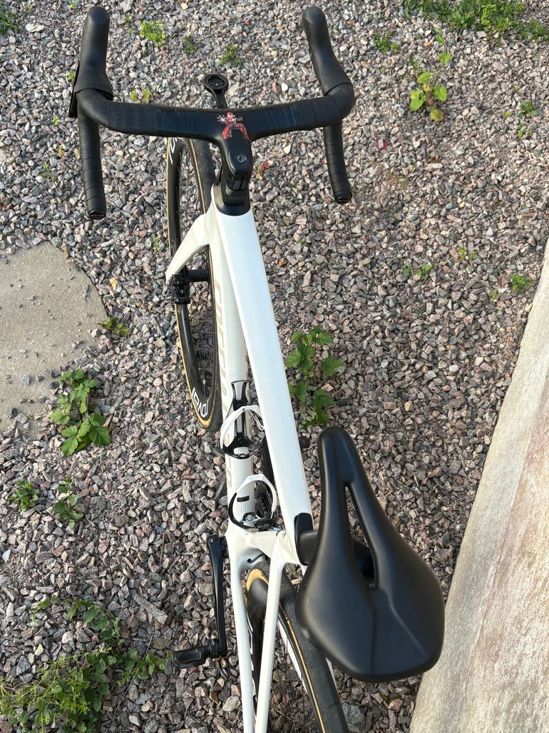 Used Specialized Tarmac SL7 Sport - Shimano 105 2024 2024 Road & Gravel — image 3 of 9