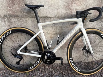 Brugt Specialized Tarmac SL7 Sport - Shimano 105 2024 2024 Road & Gravel