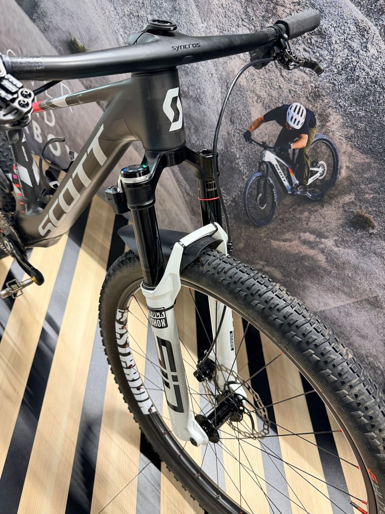 Used Scott Spark RC World Cup EVO 2025 2025 Mountainbike — image 2 of 5