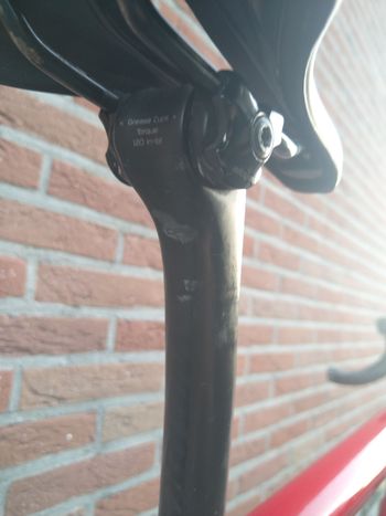 Used Specialized Tarmac SL6 Sport 2022 2022 Road & Gravel, Red — image 12 of 13