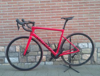 Used Specialized Tarmac SL6 Sport 2022 2022 Road & Gravel, Red — image 2 of 13