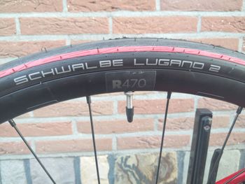 Used Specialized Tarmac SL6 Sport 2022 2022 Road & Gravel, Red — image 8 of 13
