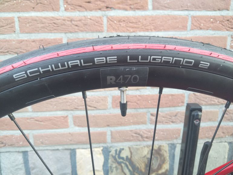 Used Specialized Tarmac SL6 Sport 2022 2022 Road & Gravel, Red — image 8 of 13