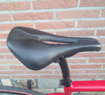 Used Specialized Tarmac SL6 Sport 2022 2022 Road & Gravel, Red — image 5 of 13