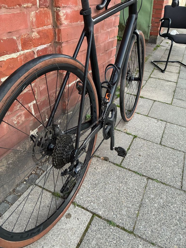 Used Canyon Endurace 7 2022 2022 Road & Gravel, Black — image 8 of 11