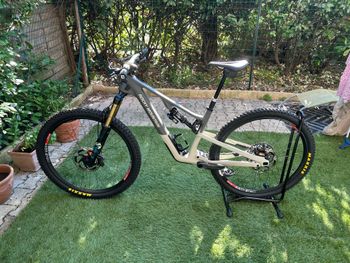 Used Rocky Mountain Instinct Carbon 70 2025 2025 Mountainbike, Light Gray — image 2 of 3