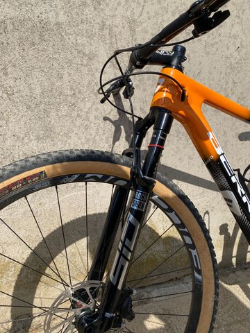 Berria BRAVO LTD 2021 2021 Mountainbike de segunda mano, Naranja — imagen 2 de 9