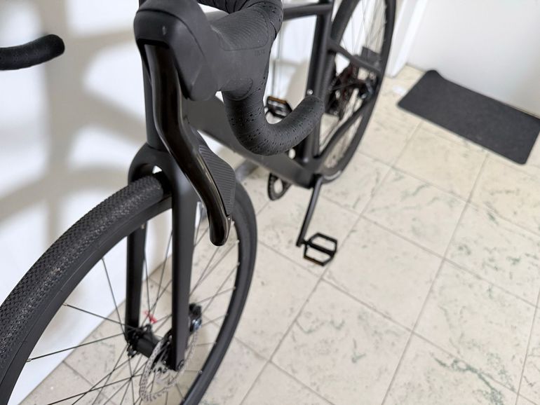 Used Evolve Evolve Custom Campagnolo Centaur 2026 Road & Gravel, Black — image 4 of 6