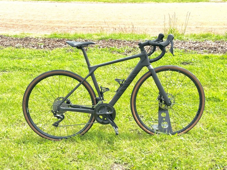 Used Canyon Endurace CF 7 2022 2022 Road & Gravel, Negro — image 1 of 9