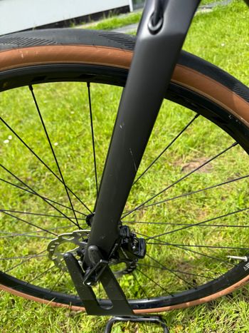 Used Canyon Endurace CF 7 2022 2022 Road & Gravel, Negro — image 5 of 9