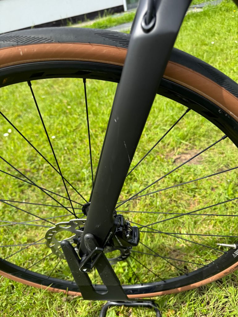 Used Canyon Endurace CF 7 2022 2022 Road & Gravel, Negro — image 5 of 9