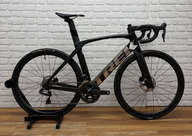 Used Trek Madone SL 7 Gen 6 2023 2023 Road & Gravel, Light Gray — image 1 of 6