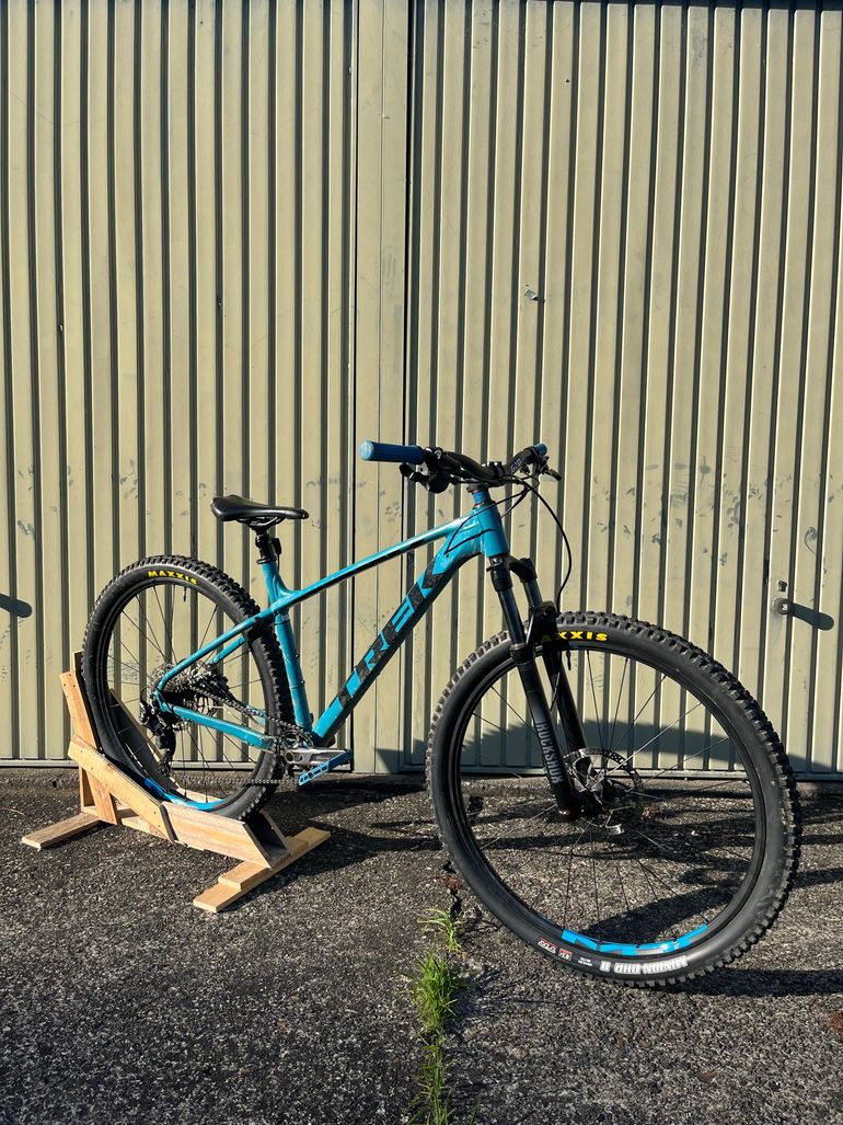 Used Trek Marlin 5 2019 2019 Mountainbike, Blue — image 1 of 15