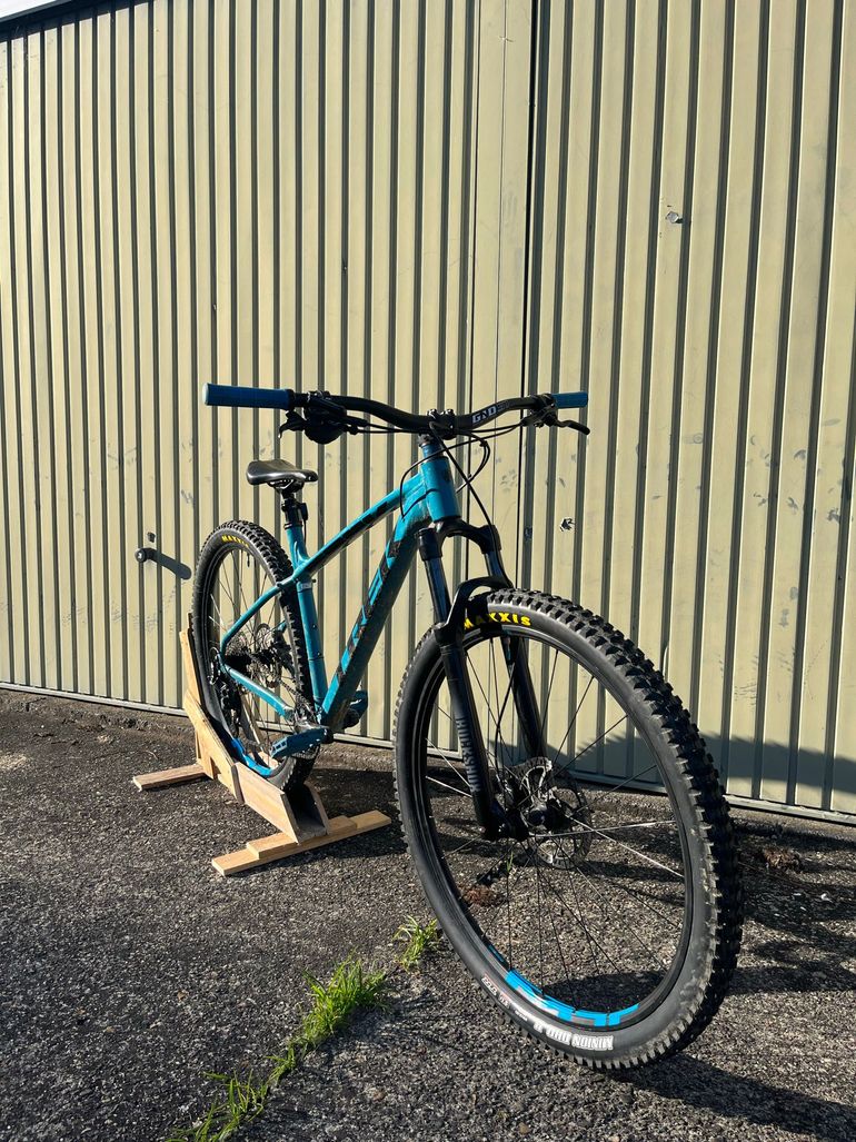 Used Trek Marlin 5 2019 2019 Mountainbike, Blue — image 2 of 15