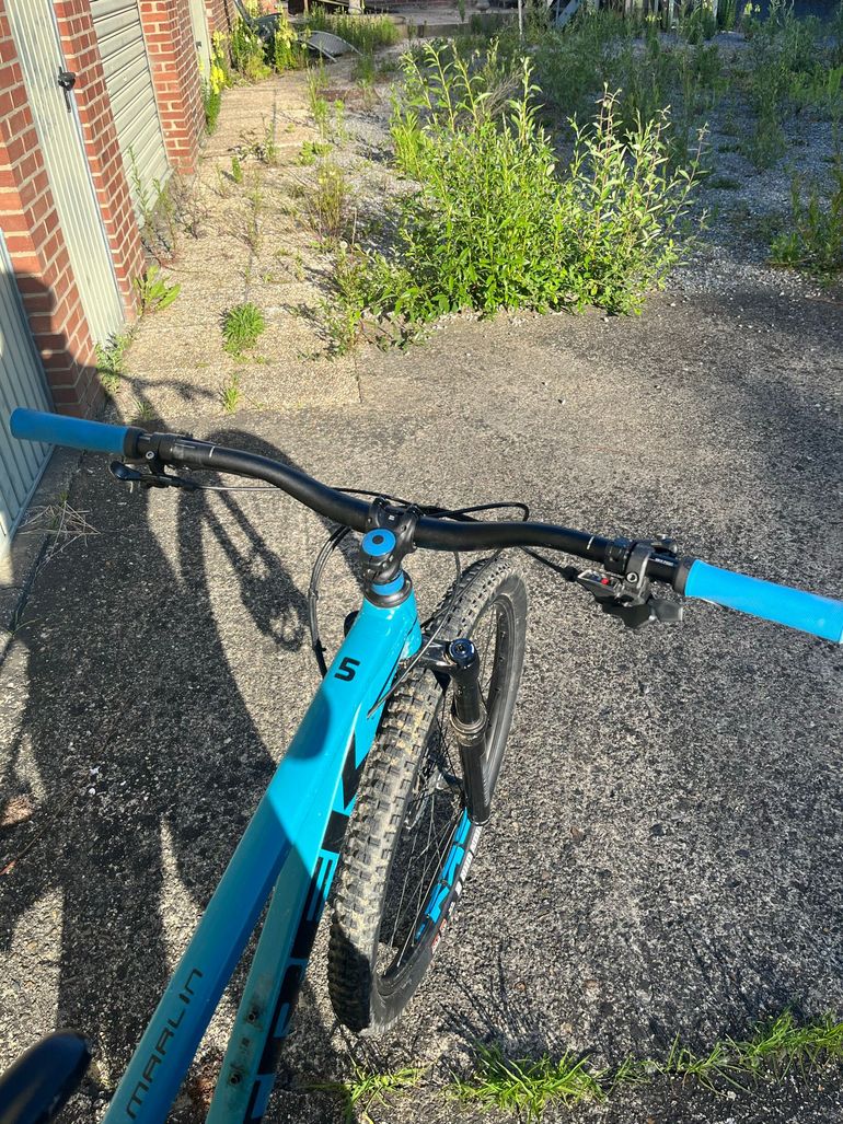 Used Trek Marlin 5 2019 2019 Mountainbike, Blue — image 11 of 15
