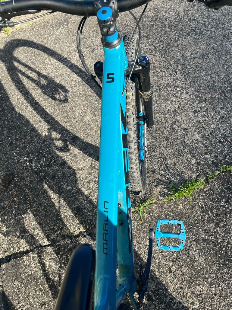 Used Trek Marlin 5 2019 2019 Mountainbike, Blue — image 10 of 15