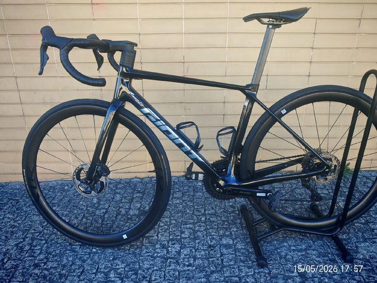 Used Giant Tcr Shimano 105 Di2 2025 Road & Gravel, Black — image 2 of 7