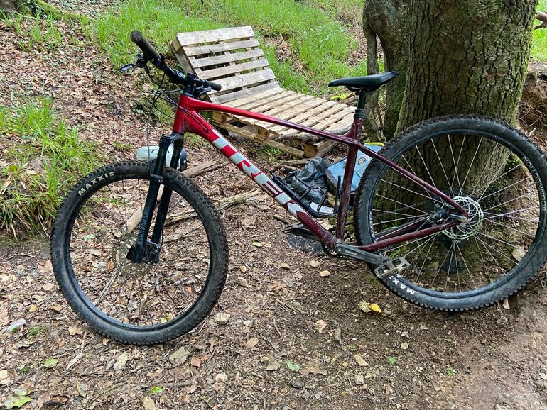 Used Trek Marlin 7 Gen 3 2026 2026 Mountainbike, Red, 27.5, 29 — image 5 of 8