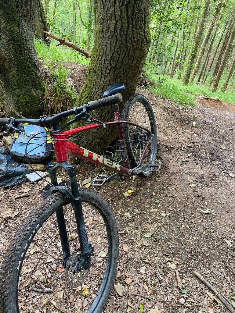 Used Trek Marlin 7 Gen 3 2026 2026 Mountainbike, Red, 27.5, 29 — image 7 of 8