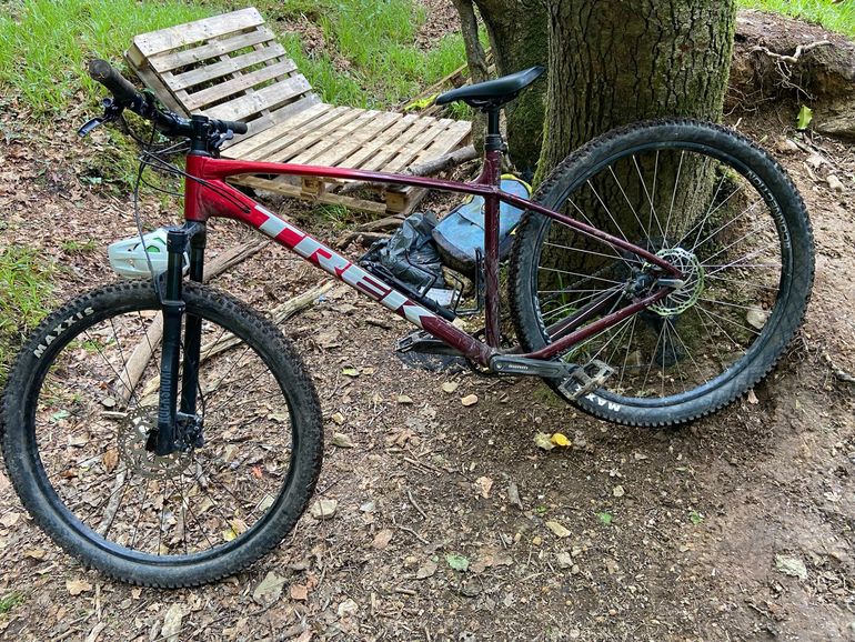 Used Trek Marlin 7 Gen 3 2026 2026 Mountainbike, Red, 27.5, 29 — image 6 of 8