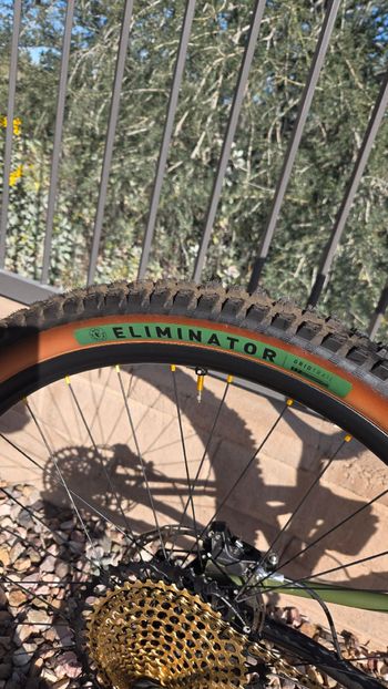 Used Chromag Chromag Darco 2023 Mountainbike, Green — image 9 of 15