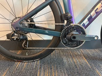 Used Trek Madone SLR 7 eTap 2022 2022 Road & Gravel, Green — image 3 of 8