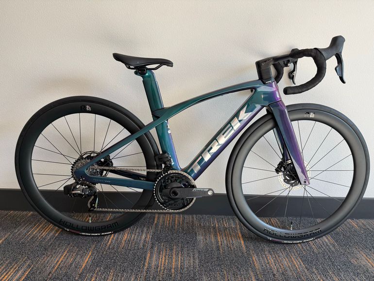 Used Trek Madone SLR 7 eTap 2022 2022 Road & Gravel, Green — image 1 of 8