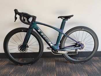 Used Trek Madone SLR 7 eTap 2022 2022 Road & Gravel, Green — image 6 of 8