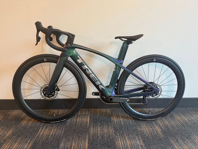 Used Trek Madone SLR 7 eTap 2022 2022 Road & Gravel, Green — image 6 of 8