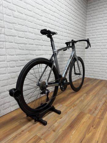 Used Trek Madone 9.5 2018 2018 Road & Gravel, Light Gray — image 3 of 6