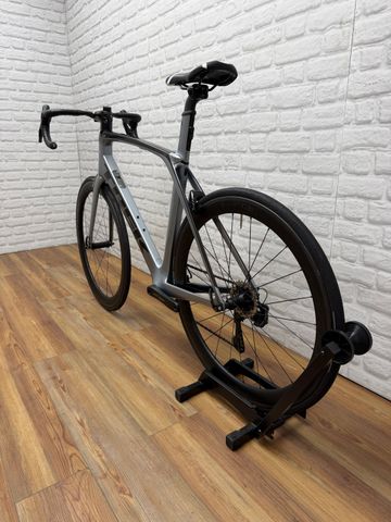 Used Trek Madone 9.5 2018 2018 Road & Gravel, Light Gray — image 6 of 6